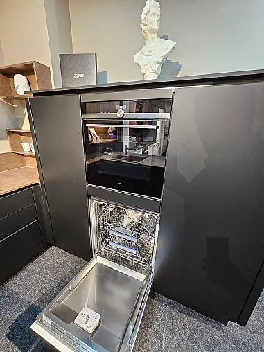 Hochwertige Ausstellungsküche in Schwarz matt - inkl. Siemens Studio-Line Geräte - LED-Beleuchtung usw. usw.