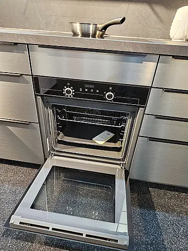 Tolle Ausstellungsküche Frontoptik Stahl gebürstet - inkl. Geräten - sofort verfügbar!