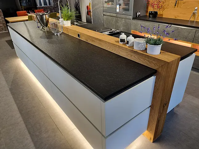 AV 7030 BlackStar / AV5095 GL Symbiose aus Glas und Stein