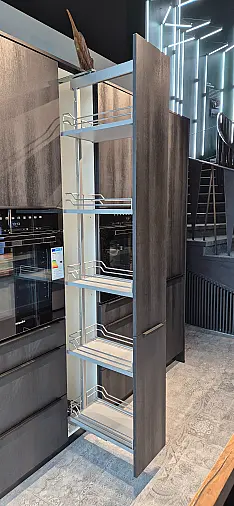 Moderne Impuls Inselküche grau mit Miele Geräten (Ausstellungsküche)