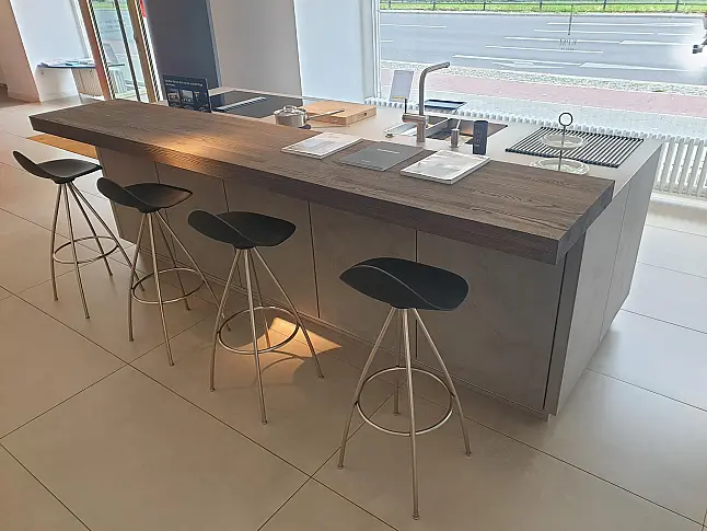Design Musterküche mit Insel