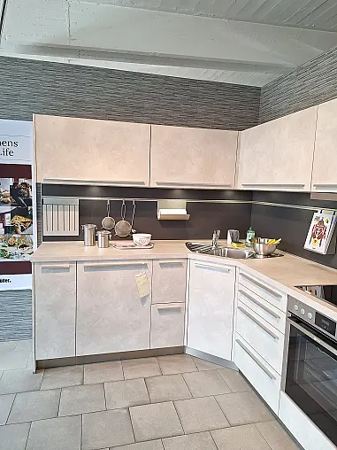 L-Küche in modernem Design