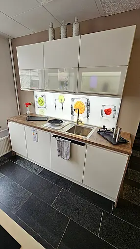 Designküche mit Kochinsel