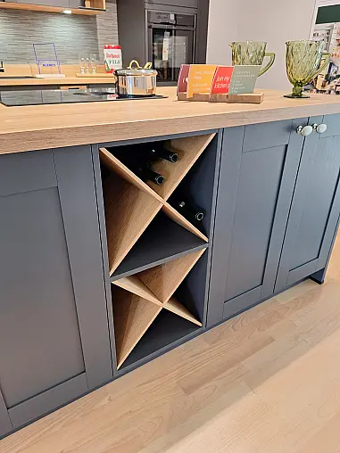 Moderne Inselküche im Landhausstil