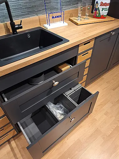 Moderne Inselküche im Landhausstil