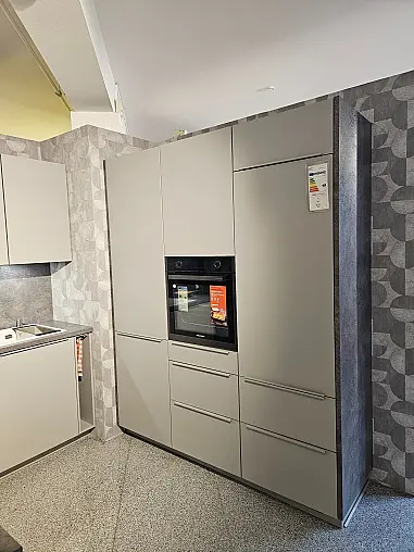Gemütliche Küche mit Kochinsel
