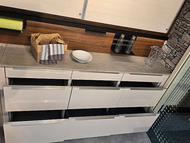 Moderne Design-Küche in satin Hochglanz Lack
