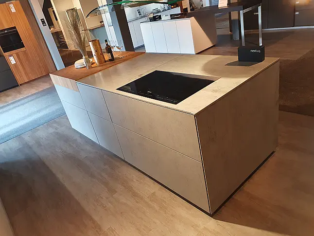 NX 950  Luxus Pur