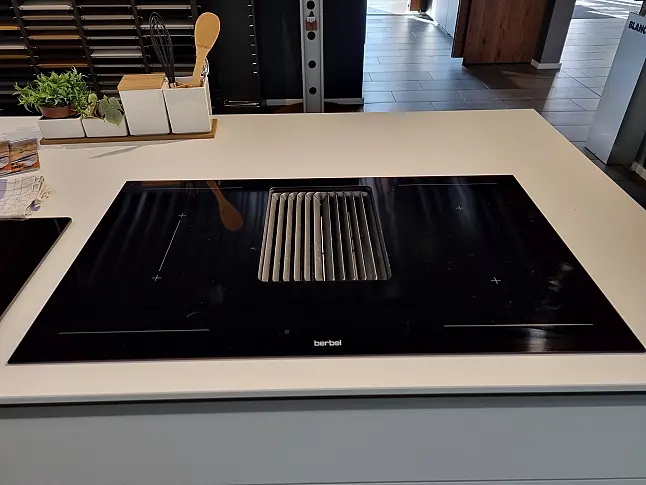 Berbel Kochfeld mit integriertem Muldenlüfter