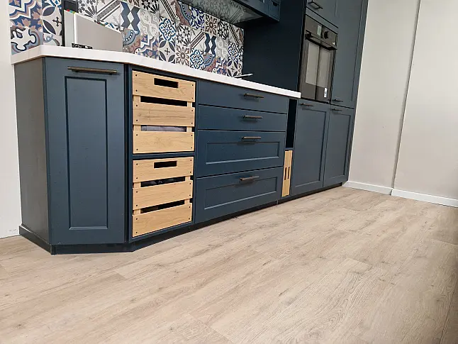 moderne Landhausküche, optional mit glatter Front, alle Fronten kommen NEU!