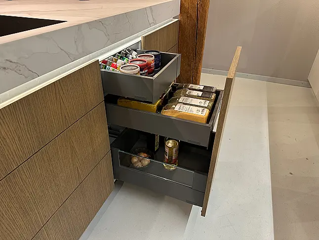 Einzigartiges Unikat mit edlem Holzfurnier, modernem Smartglas und eleganter SlimLine Arbeitsplatte!