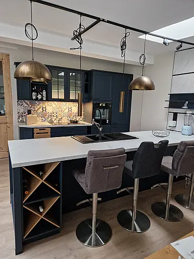 moderne Landhausküche, optional mit glatter Front, alle Fronten kommen NEU!