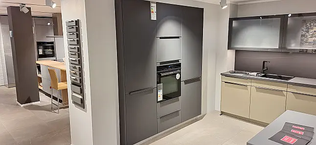 Elegante Küche in Murano Soft Farbgebung / Nochmals stark reduziert wegen Sortimentswechsels