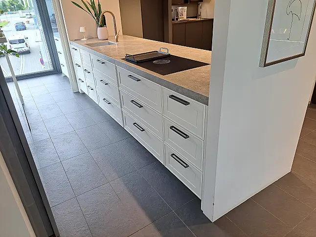 Moderner Landhaus Hochschränke glänzend, Mittelblock mit 60 mm Keramik Arbeitsplatte