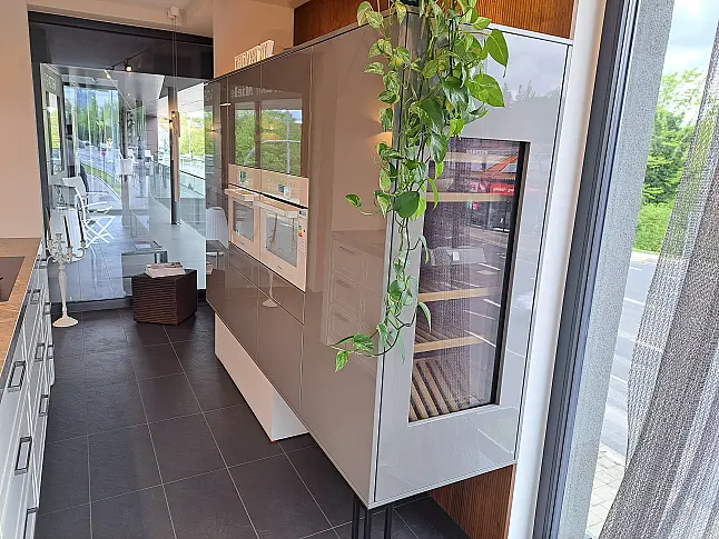 Moderner Landhaus Hochschränke glänzend, Mittelblock mit 60 mm Keramik Arbeitsplatte