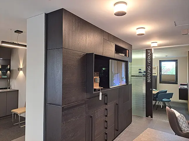 Schrankwand für Fernseher, Kaffeemaschine, Glasschrank. Vorratsschrank