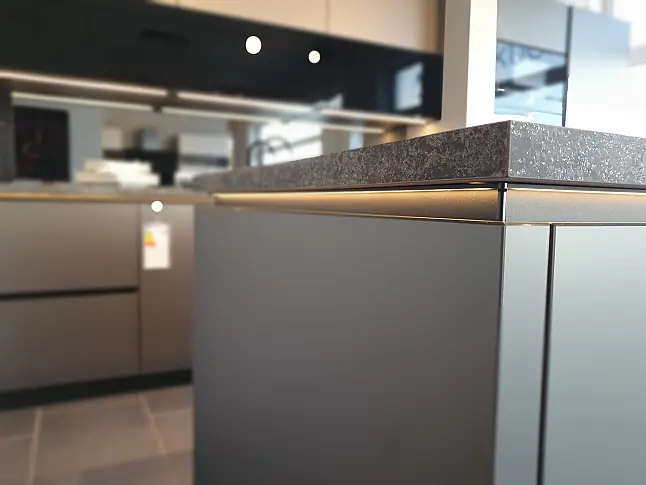Ein beeindruckendes Küchendesign, das begeistert – stilvoll, funktional und bis ins Detail durchdacht!