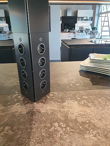 Ein beeindruckendes Küchendesign, das begeistert – stilvoll, funktional und bis ins Detail durchdacht!