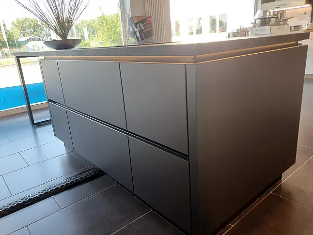 Ein beeindruckendes Küchendesign, das begeistert – stilvoll, funktional und bis ins Detail durchdacht!