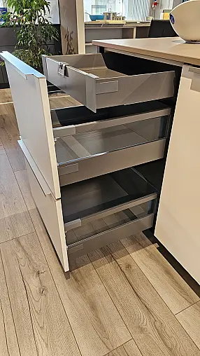 Moderne und zeitlose Inselküche