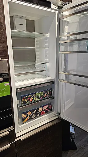 Moderne und zeitlose Inselküche