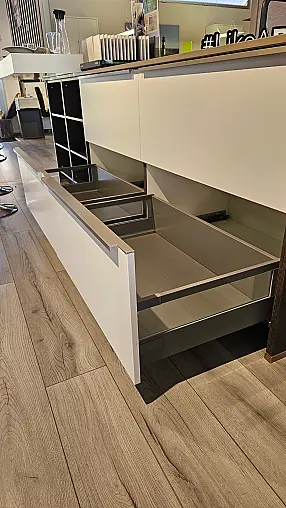 Moderne und zeitlose Inselküche