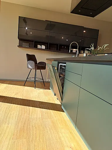 Exklusive Designküche mit charakterstarker Materialkomposition