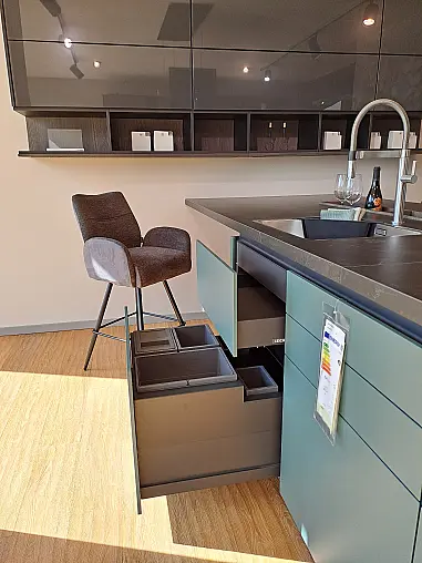 Exklusive Designküche mit charakterstarker Materialkomposition