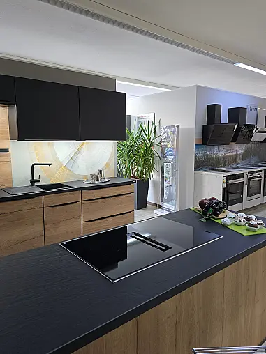 U-KÜCHE IN MODERNEM DESIGN