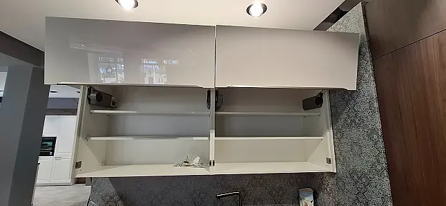 Moderne U- Küche 2 Farbig  mit Essplatz