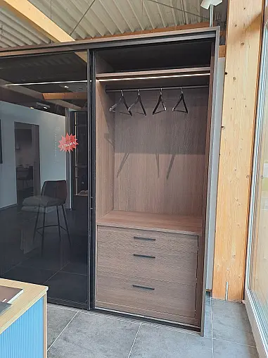 Schiebetürenschrank