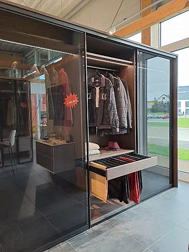 Schiebetürenschrank