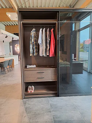 Schiebetürenschrank