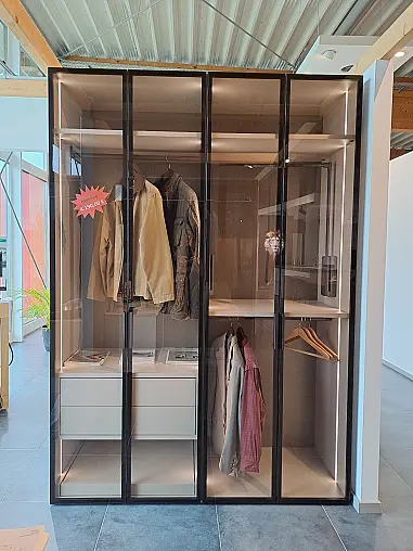Drehtürenschrank