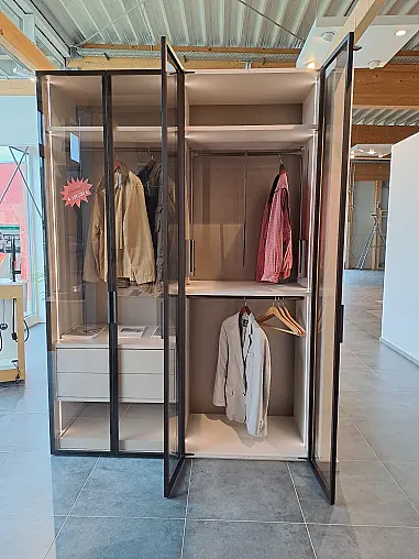Drehtürenschrank
