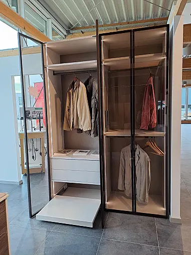 Drehtürenschrank