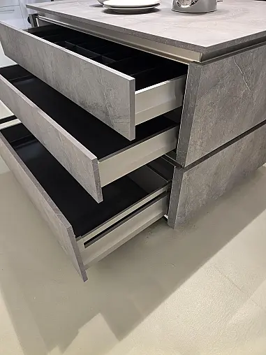 Küche grifflos mit Insel modern