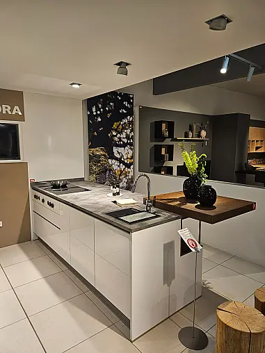 Apéro Küche mit BORA Professional und integrierter Moosrückwand