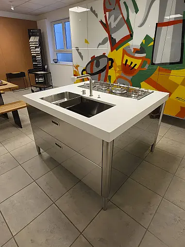 Alpes-Inox Edelstahl Koch - Spül - Insel mit Corian-Arbeitsplatte