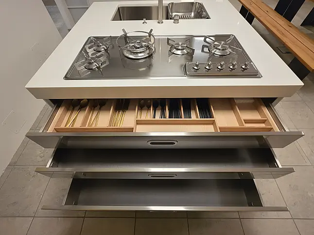 Alpes-Inox Edelstahl Koch - Spül - Insel mit Corian-Arbeitsplatte
