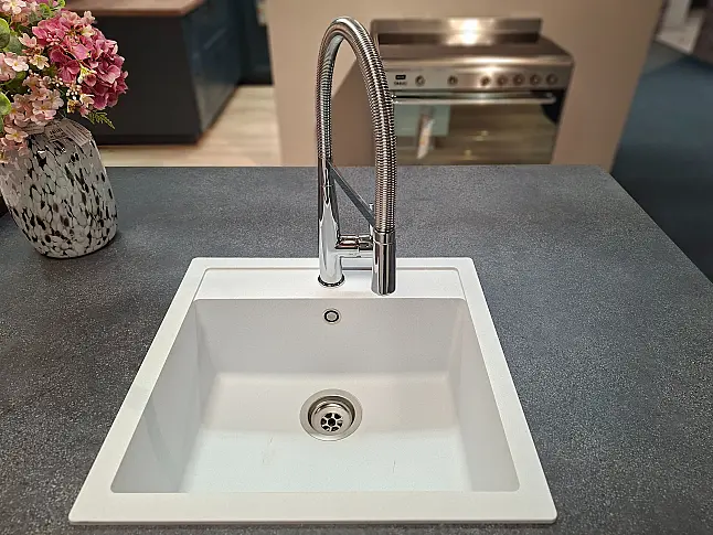 moderne Landhausküche mit Insel