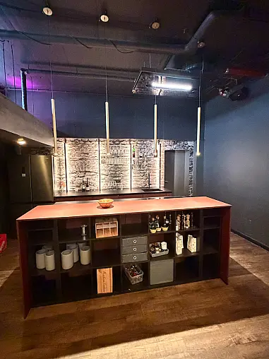 Nobilia Ausstellungsküche mit Theke