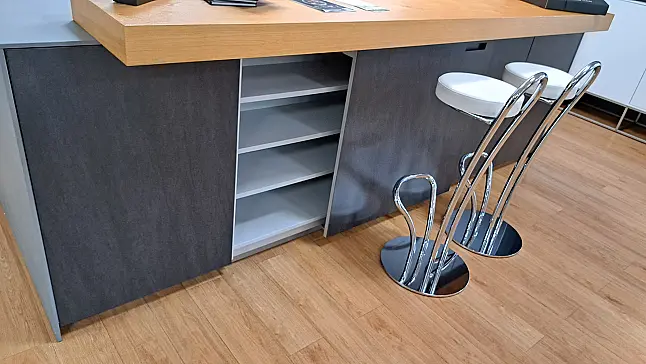 hochwertige Markenküche NEXT125 mit Glas- und Keramikfronten und Keramik-Arbeitsplatten