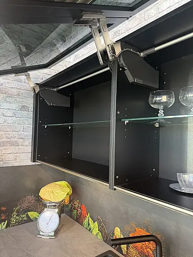 Häcker Concept130 Hochglanzküche – hochwertige Lackierte grifflose Küche