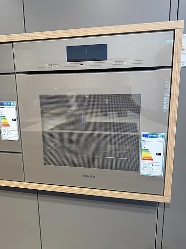Häcker Systemat Küche in Grifflos– hochwertige Steinoptik mit hochwertiger Lackfront