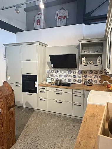 Moderne Landhausküche von Ballerina mit hochwertigen Geräten
