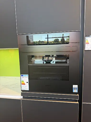 Ballerina Küche mit Dekton APL und hochwertigen Geräten