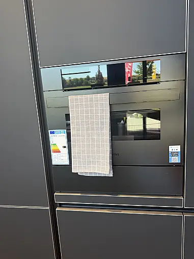 Ballerina Küche mit Dekton APL und hochwertigen Geräten