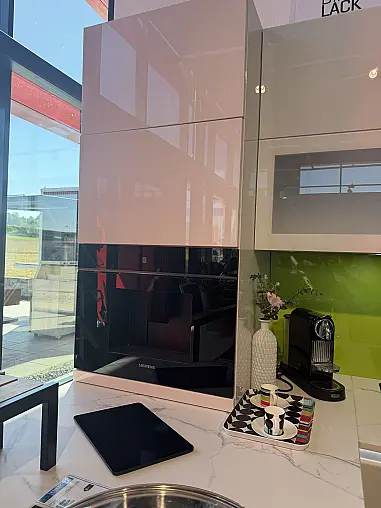 Ballerina Küche mit Dekton APL und hochwertigen Geräten
