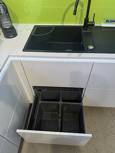 Ballerina Küche mit Dekton APL und hochwertigen Geräten